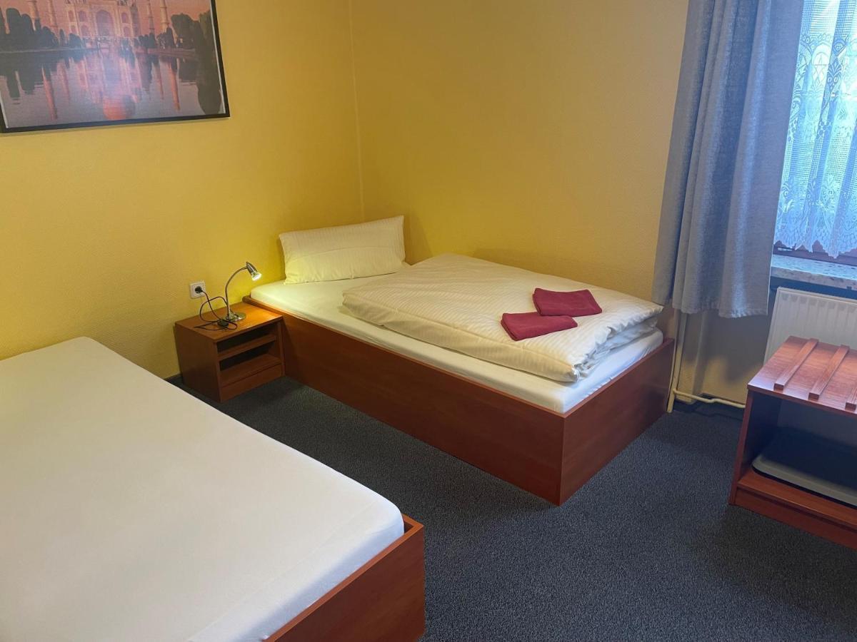 Pension Garbsen Exteriör bild